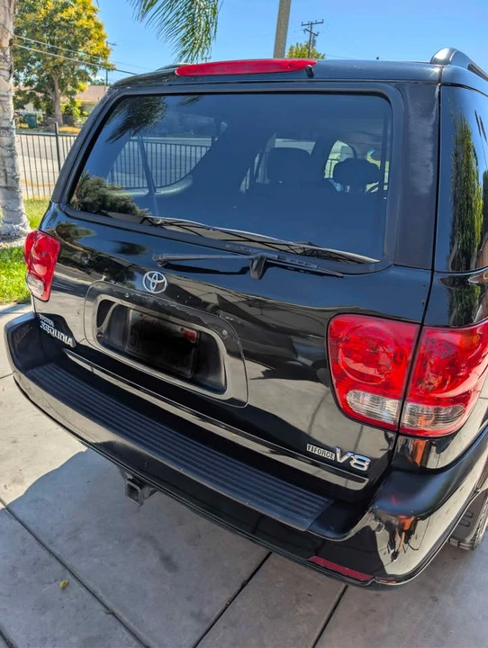 2005 Toyota Sequoia 1st Gen - Image 6 of 6