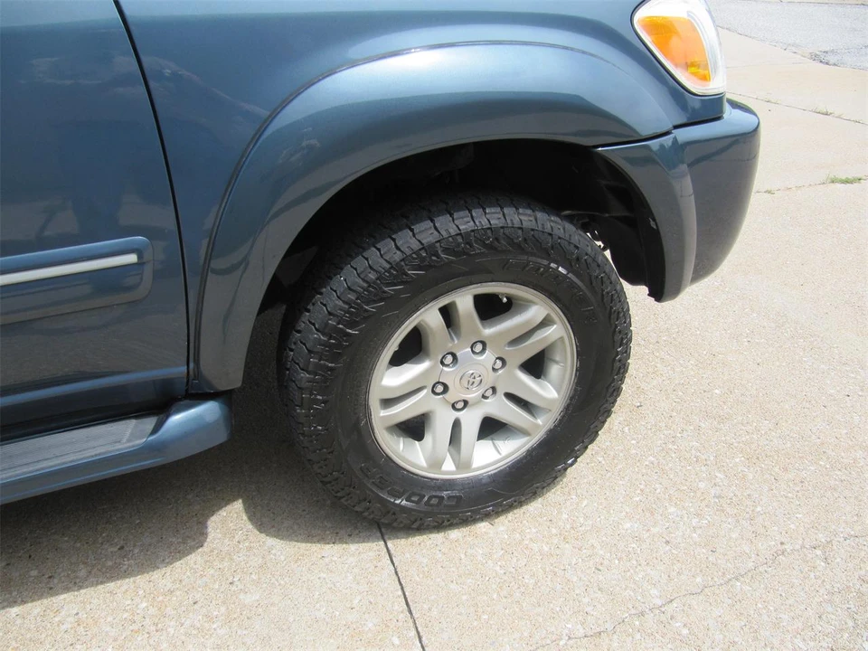 2005 Toyota Sequoia 1st Gen - Image 4 of 27