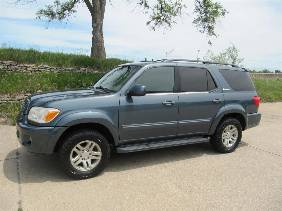 2005 Toyota Sequoia 1st Gen - Image 6 of 27