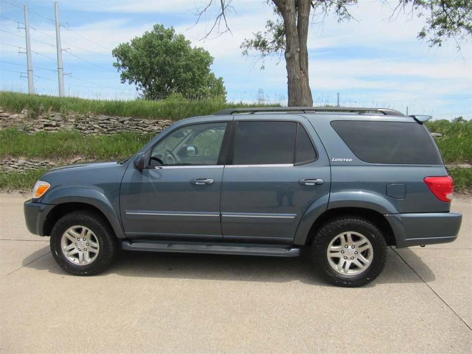 2005 Toyota Sequoia 1st Gen - Image 7 of 27