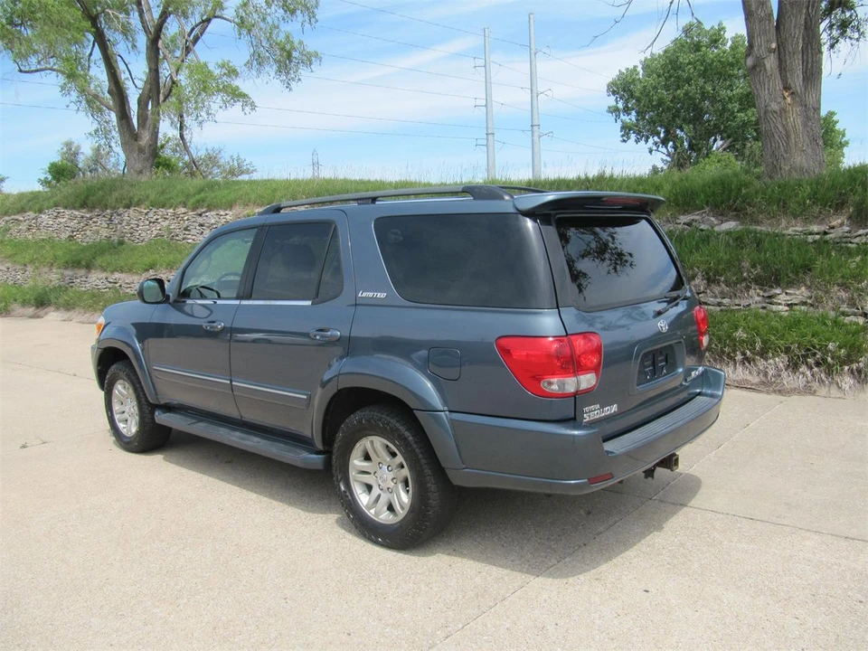 2005 Toyota Sequoia 1st Gen - Image 8 of 27