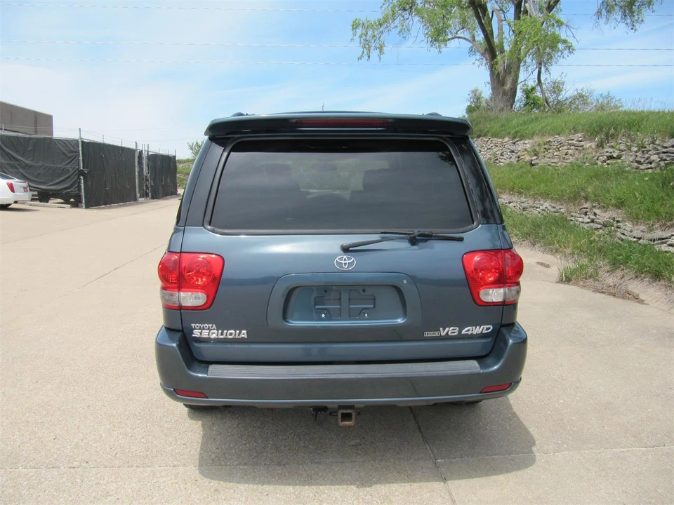 2005 Toyota Sequoia 1st Gen - Image 9 of 27