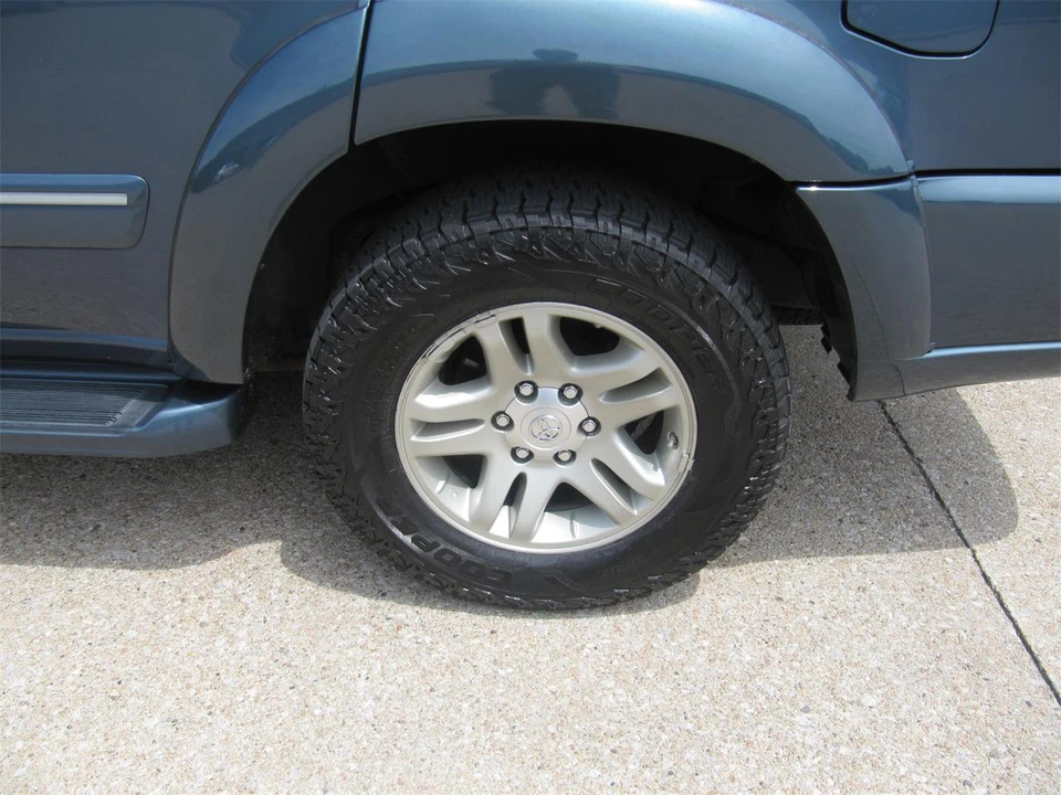 2005 Toyota Sequoia 1st Gen - Image 10 of 27