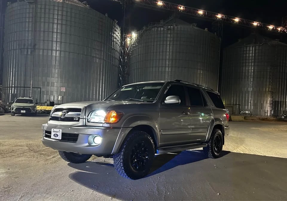 2005 Toyota Sequoia 1st Gen - Image 11 of 13