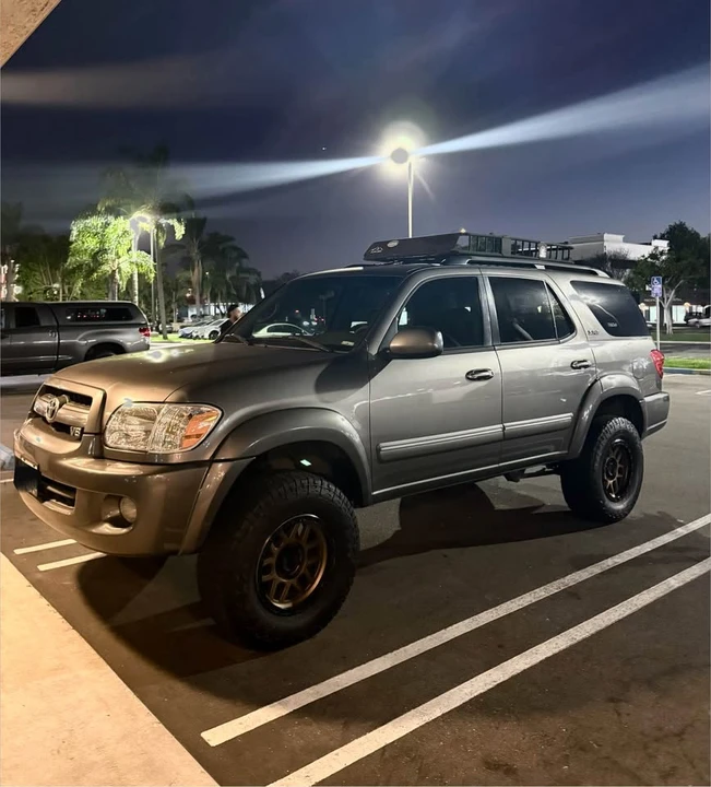 2005 Toyota Sequoia 1st Gen - Image 7 of 8