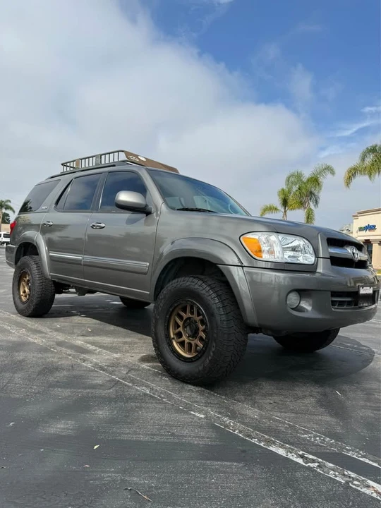 2005 Toyota Sequoia 1st Gen - Image 3 of 8