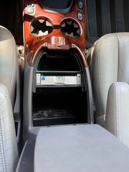2005 Toyota Sequoia 1st Gen - Image 19 of 20