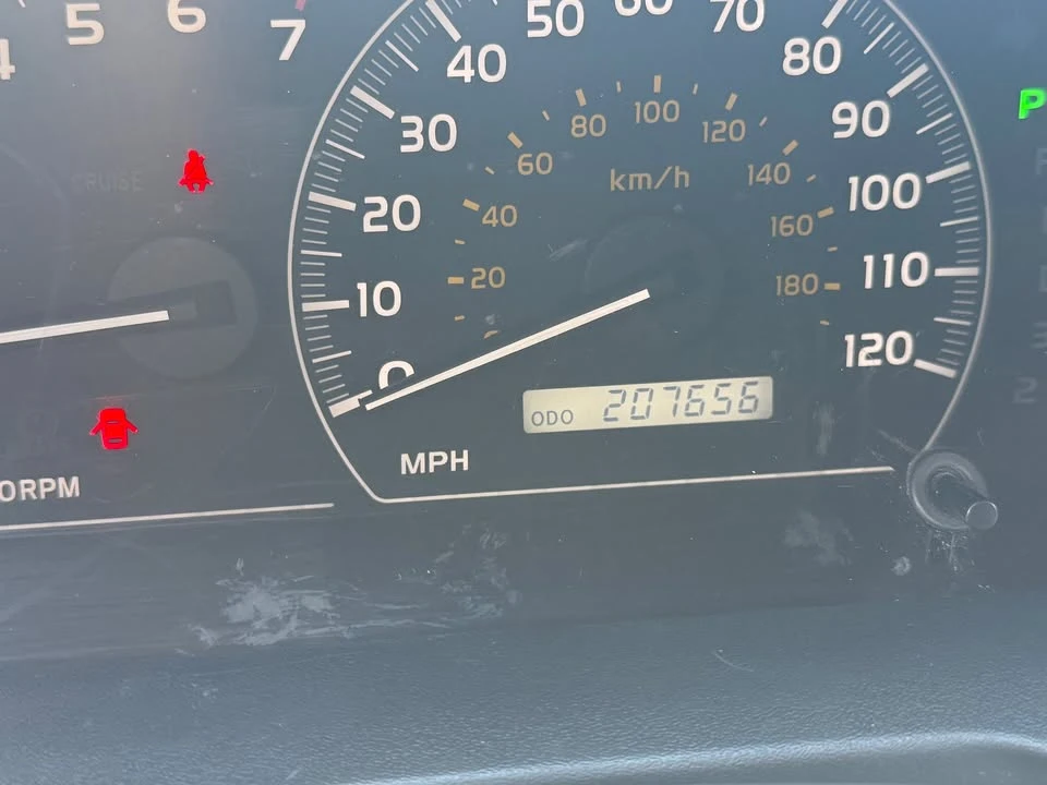 2005 Toyota Sequoia 1st Gen - Image 13 of 20