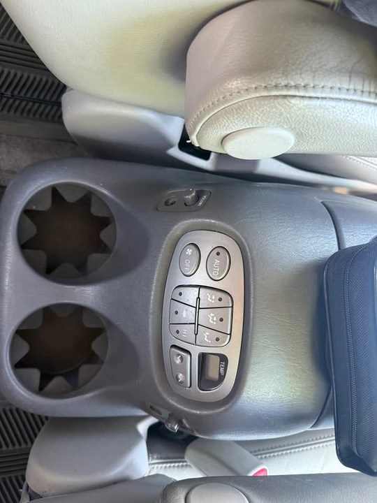 2005 Toyota Sequoia 1st Gen - Image 16 of 20