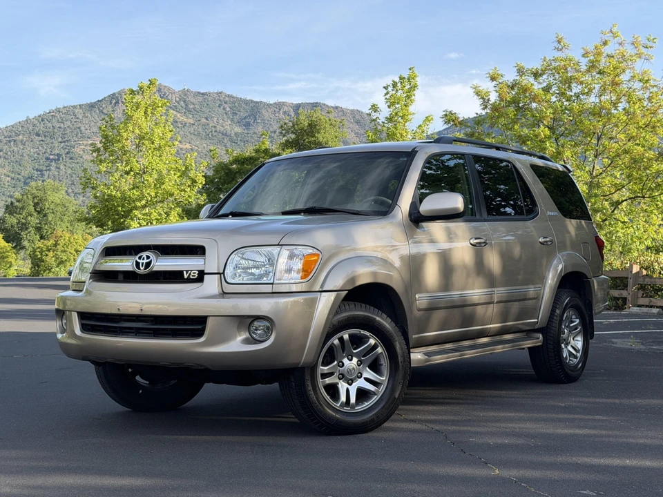 2005 Toyota Sequoia 1st Gen - Image 2 of 31