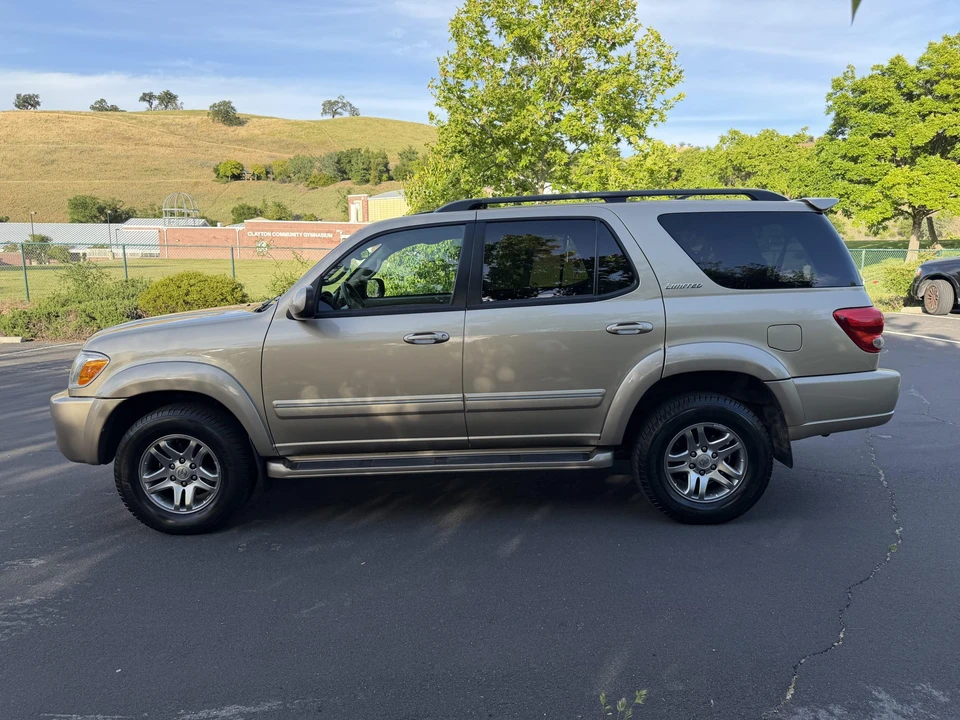 2005 Toyota Sequoia 1st Gen - Image 6 of 31