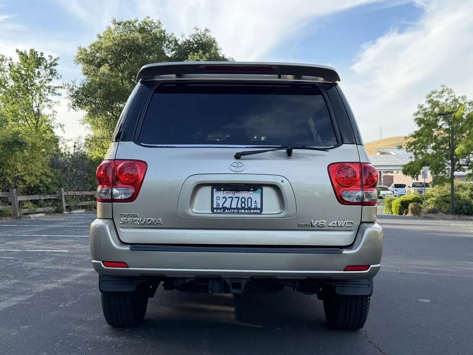2005 Toyota Sequoia 1st Gen - Image 14 of 31