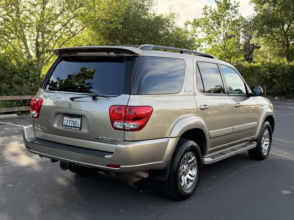2005 Toyota Sequoia 1st Gen - Image 19 of 31