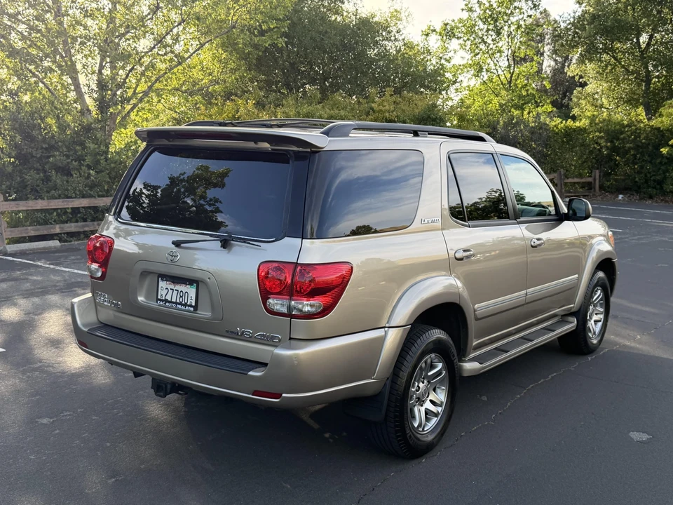 2005 Toyota Sequoia 1st Gen - Image 20 of 31