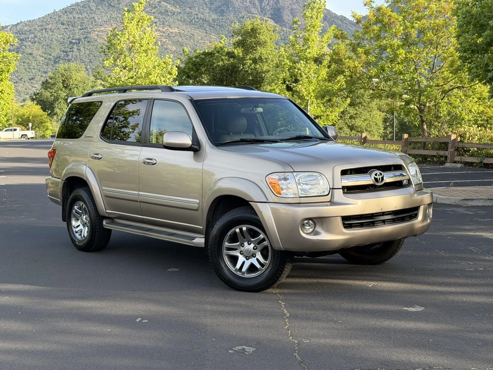 2005 Toyota Sequoia 1st Gen - Image 24 of 31
