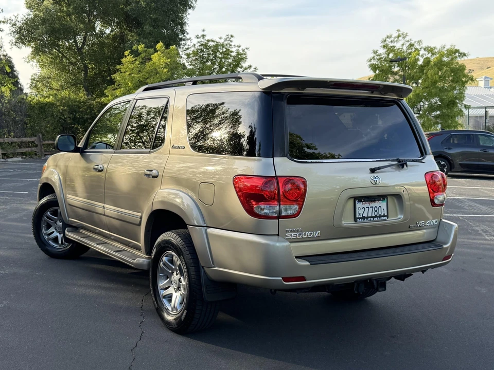 2005 Toyota Sequoia 1st Gen - Image 12 of 31