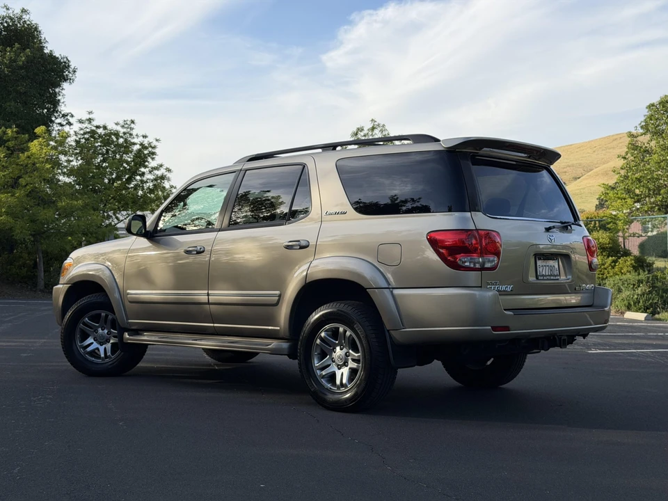2005 Toyota Sequoia 1st Gen - Image 7 of 31