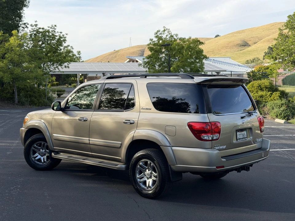 2005 Toyota Sequoia 1st Gen - Image 8 of 31