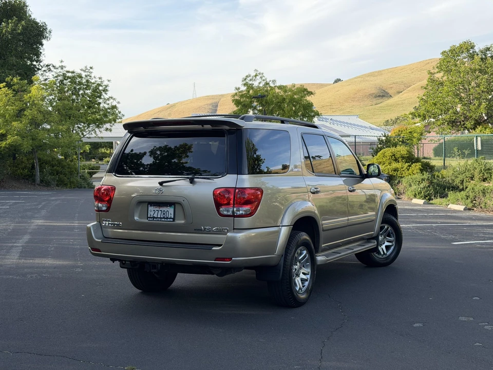 2005 Toyota Sequoia 1st Gen - Image 15 of 31