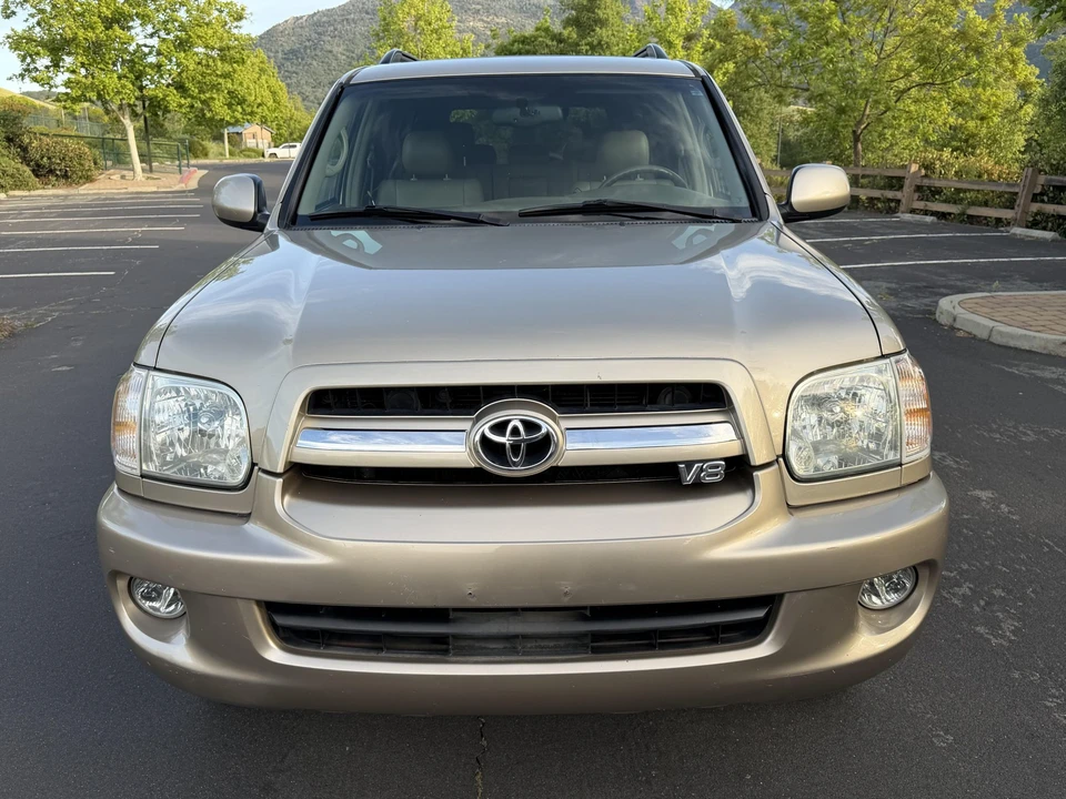 2005 Toyota Sequoia 1st Gen - Image 27 of 31