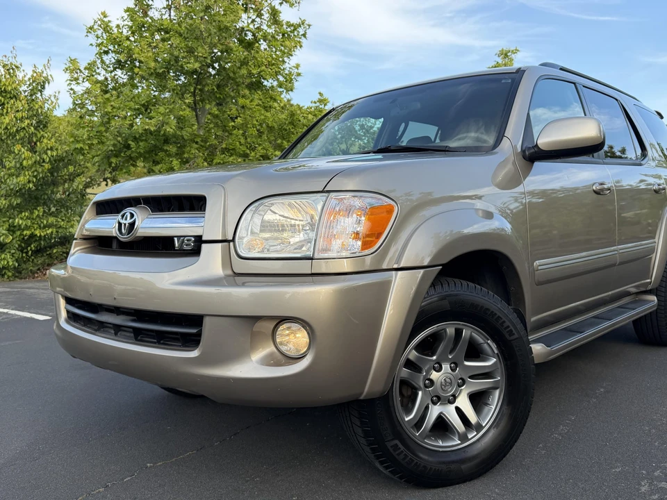 2005 Toyota Sequoia 1st Gen - Image 28 of 31