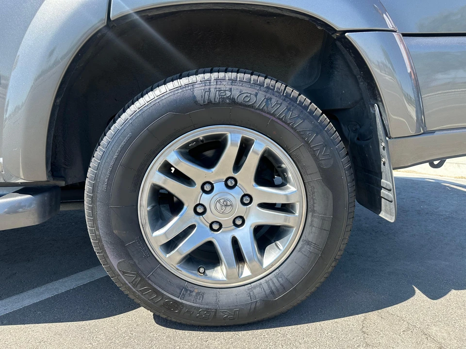 2005 Toyota Sequoia 1st Gen - Image 30 of 31