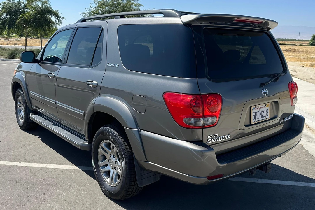 2005 Toyota Sequoia 1st Gen - Image 4 of 31