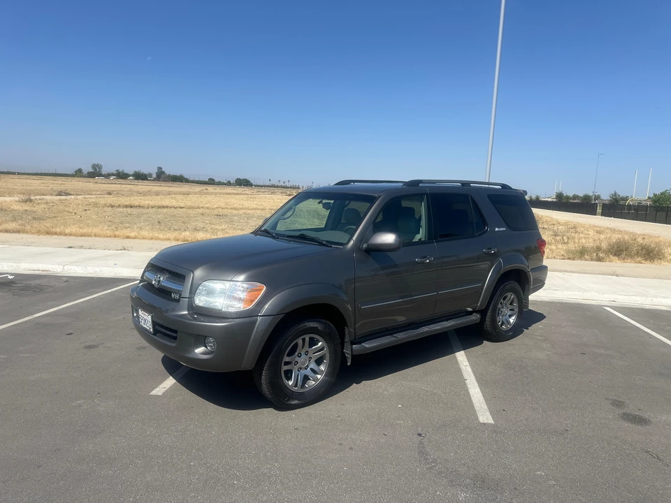 2005 Toyota Sequoia 1st Gen - Image 7 of 31