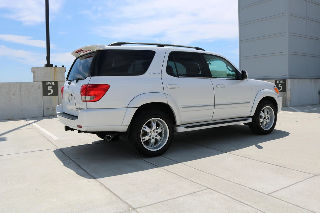 2005 Toyota Sequoia 1st Gen - Image 18 of 21