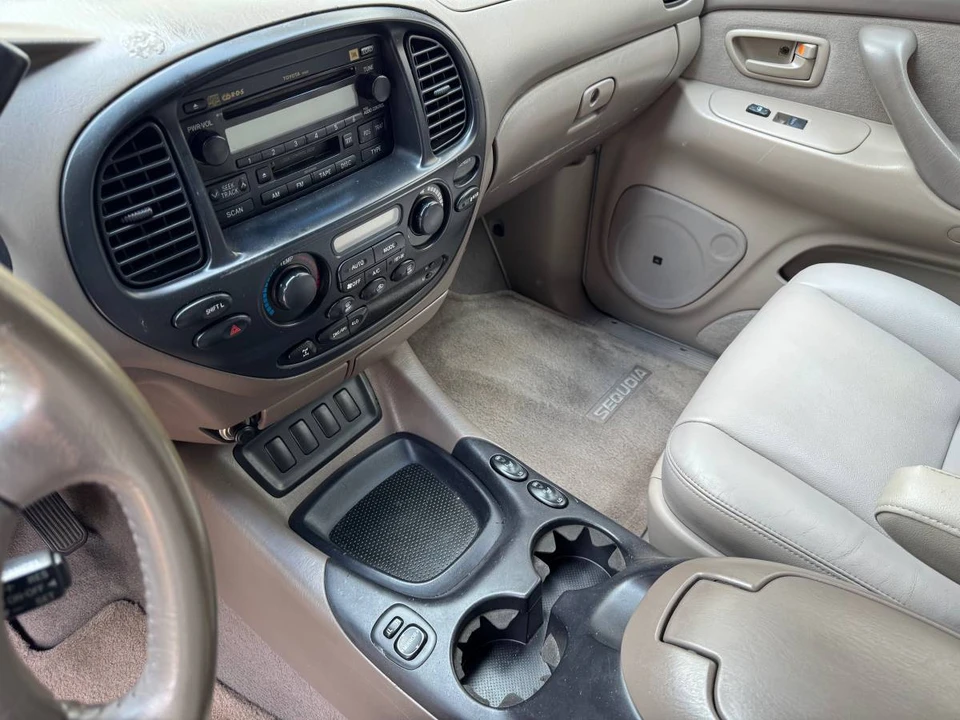 2005 Toyota Sequoia 1st Gen - Image 10 of 22