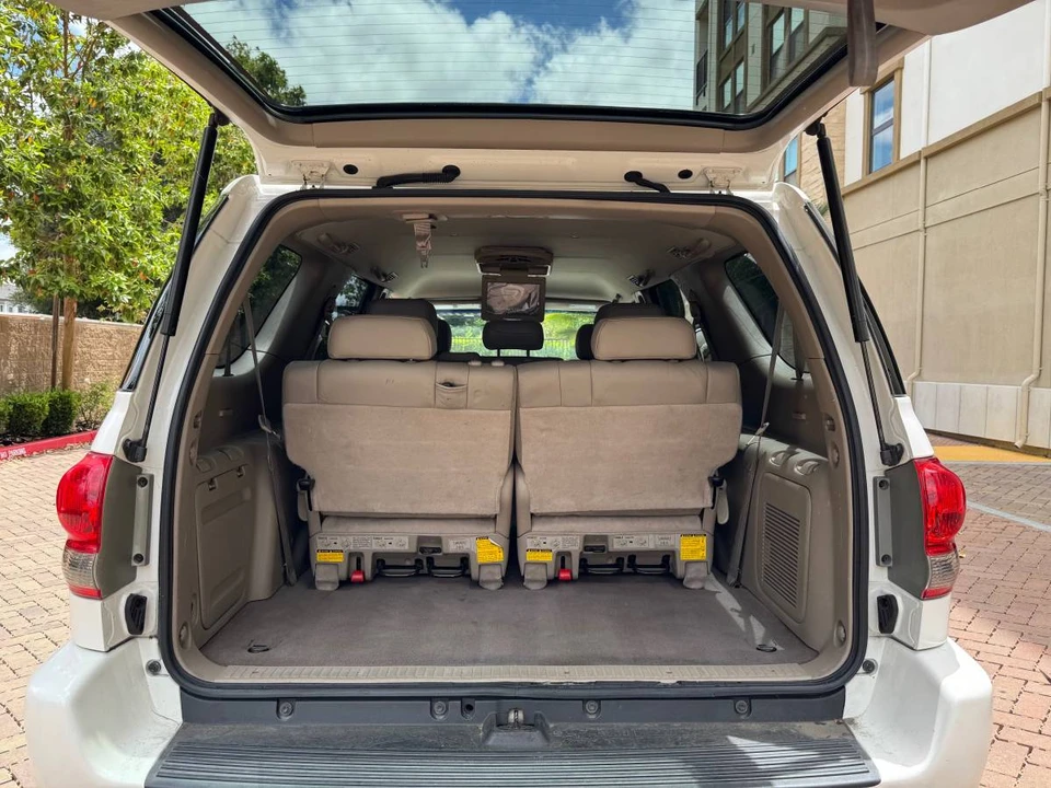 2005 Toyota Sequoia 1st Gen - Image 19 of 22