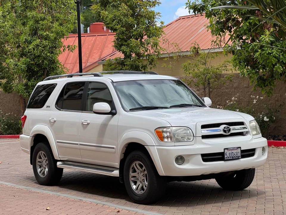 2005 Toyota Sequoia 1st Gen - Image 5 of 22