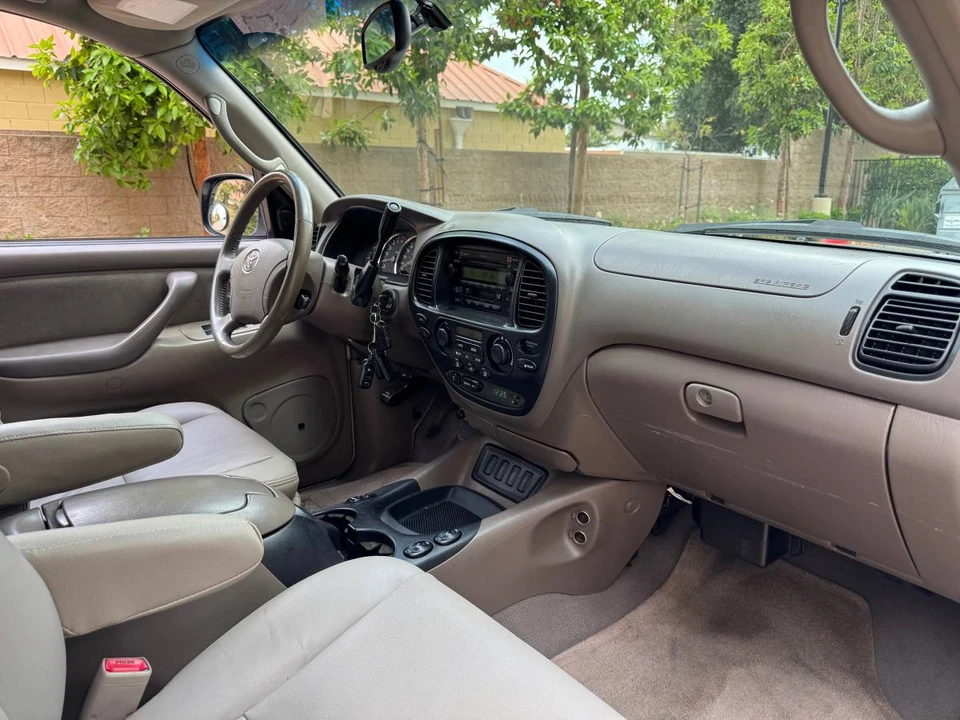 2005 Toyota Sequoia 1st Gen - Image 15 of 22