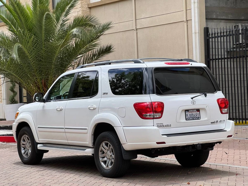 2005 Toyota Sequoia 1st Gen - Image 3 of 22