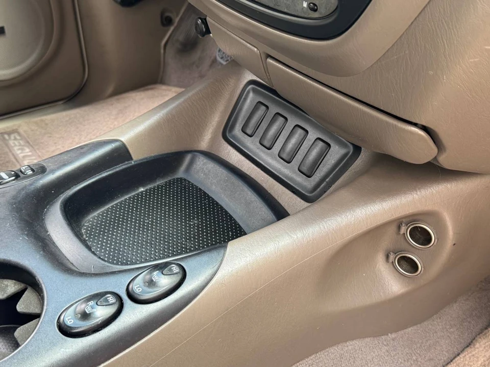 2005 Toyota Sequoia 1st Gen - Image 16 of 22