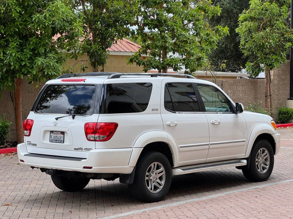 2005 Toyota Sequoia 1st Gen - Image 6 of 22