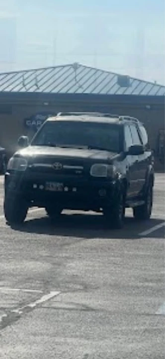 2005 Toyota Sequoia 1st Gen - Image 2 of 11