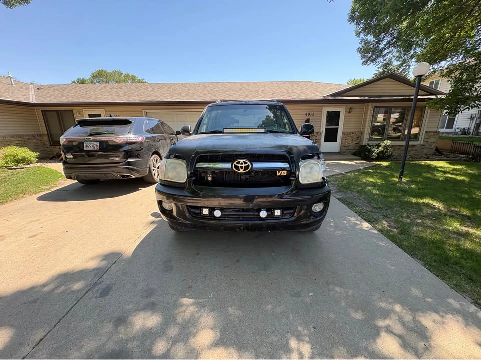 2005 Toyota Sequoia 1st Gen - Image 5 of 11
