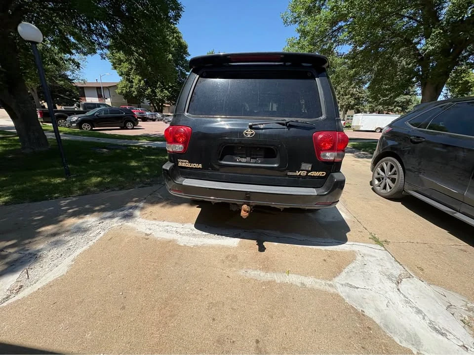 2005 Toyota Sequoia 1st Gen - Image 3 of 11