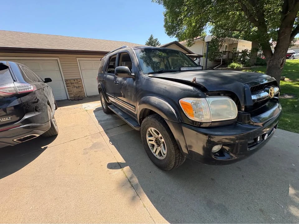 2005 Toyota Sequoia 1st Gen - Image 4 of 11