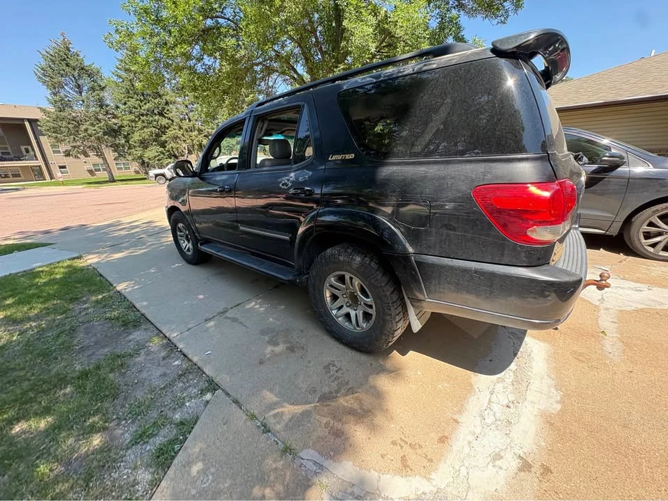 2005 Toyota Sequoia 1st Gen - Image 6 of 11