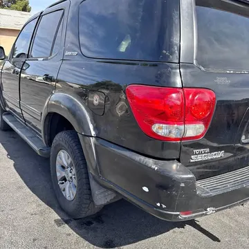 2005 Toyota Sequoia Limited Sport Utility 4D