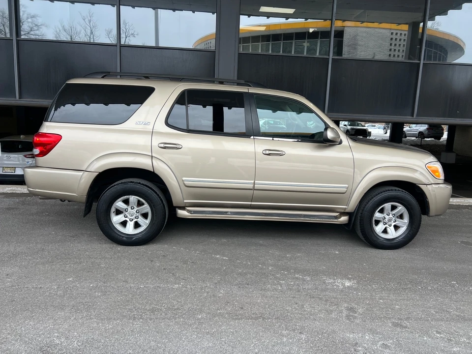 2005 Toyota Sequoia 1st Gen - Image 9 of 21