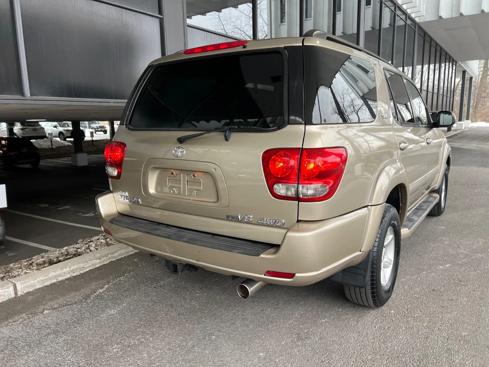 2005 Toyota Sequoia 1st Gen - Image 11 of 21