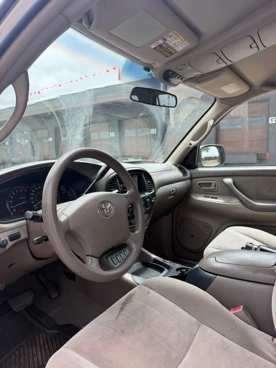2005 Toyota Sequoia 1st Gen - Image 6 of 8