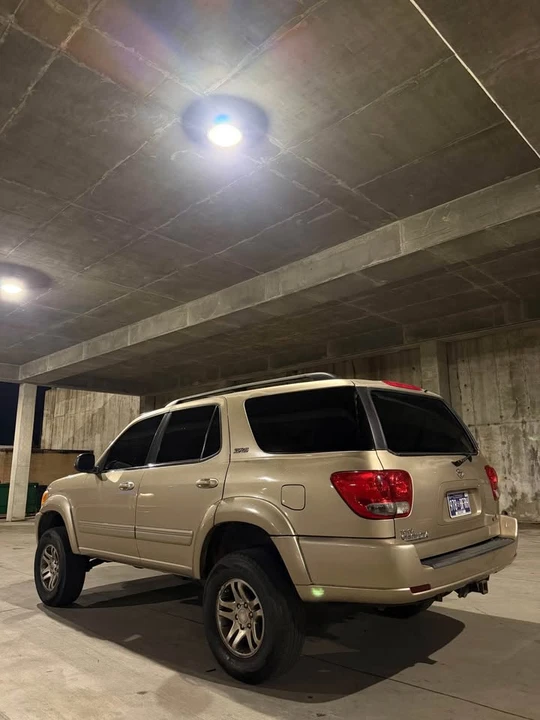 2005 Toyota Sequoia 1st Gen - Image 3 of 8