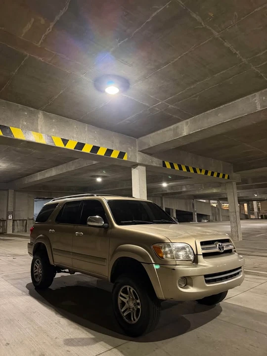 2005 Toyota Sequoia 1st Gen - Image 5 of 8