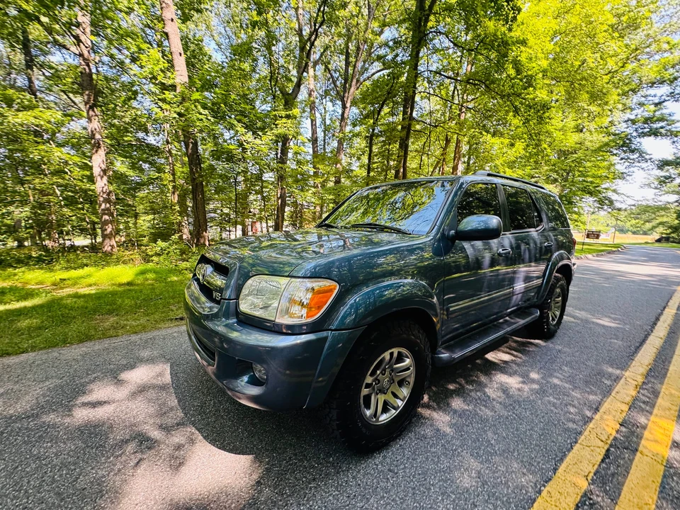 2005 Toyota Sequoia 1st Gen - Image 6 of 31