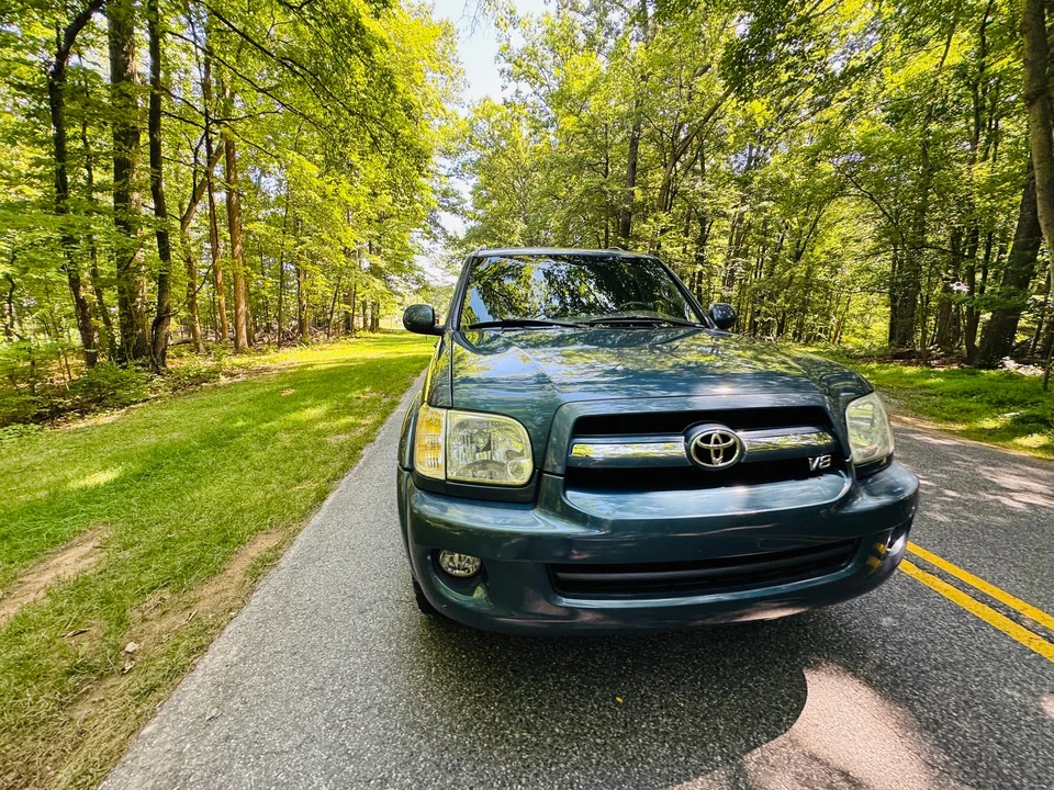 2005 Toyota Sequoia 1st Gen - Image 30 of 31