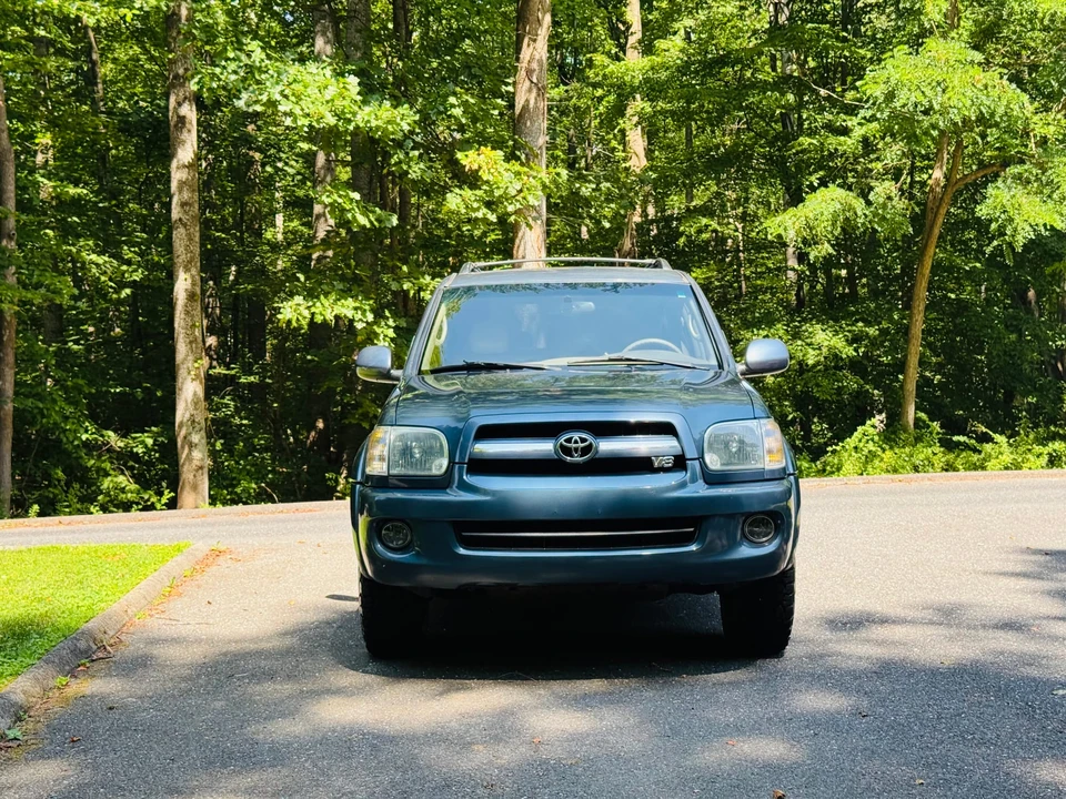 2005 Toyota Sequoia 1st Gen - Image 26 of 31